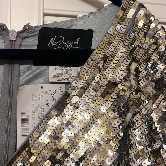 SEQUINED SHORT SLEEVE EVENING GOWN brand new with Macy’s tag size 14 brand new - Picture 10 of 13